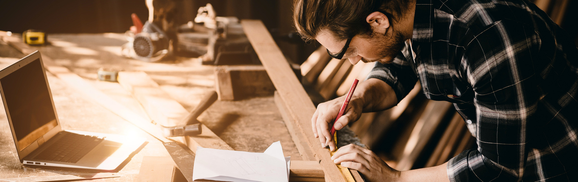 Votre quincaillerie professionnelle en ligne pour les pros du bois et les agenceurs