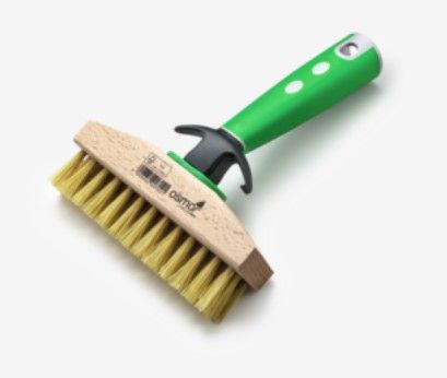 Brosse de nettoyage pour terrasse avec poignée